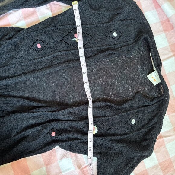 Vintage Black Cardigan with Embroidered Floral Design - Picture 9 of 10